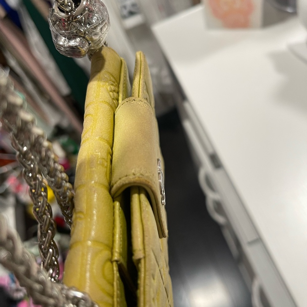 Chanel walle in Vibrant Yellow with Silver Chain and silver logo - Picture 11 of 13